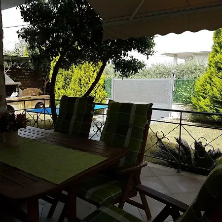 度假居 Near The Beach Dhílesi